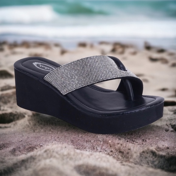 Size 5.5 Italina Black Silver Rhinestone Embellished Platform Thong Sandal - Picture 2 of 6